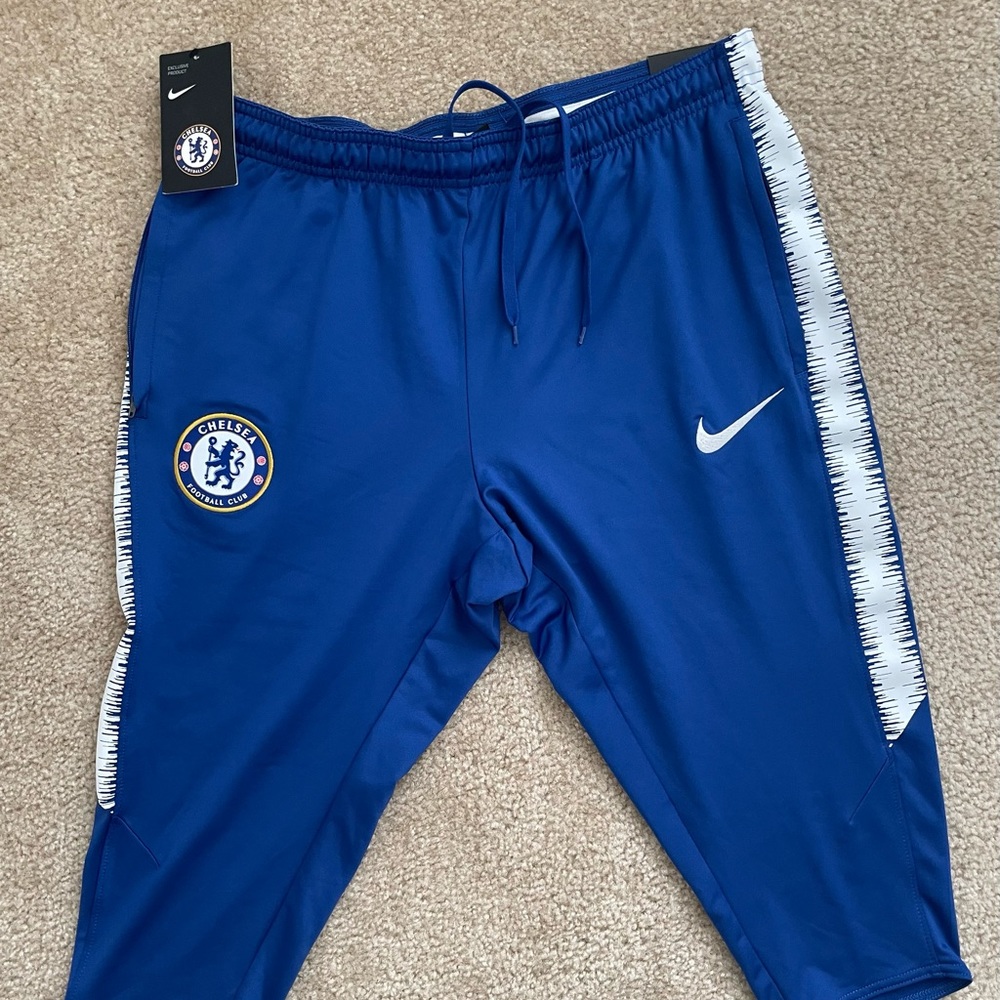 Nike chelsea 3/4 soccer pants new